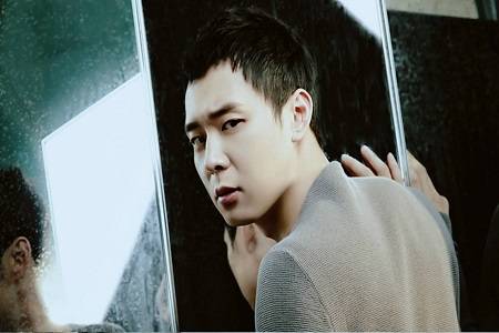 朴有天复出遭旧爱回怼,网友:黄荷娜,劝你善良