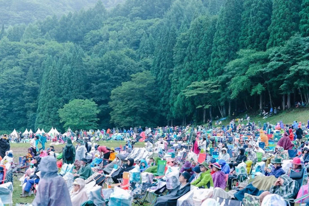 国外音乐会海报_国际音乐节特色_音乐节创新形式