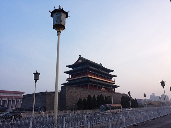 美图手机V4外观设计_美图手机V4评测_美图v4能不能用电信卡