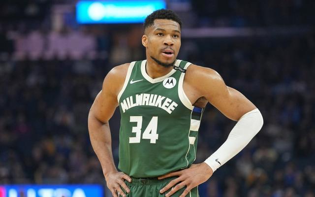 2K大前锋推荐_nba2kol2新版本大前锋推荐_字母哥vs班凯罗vs浓眉