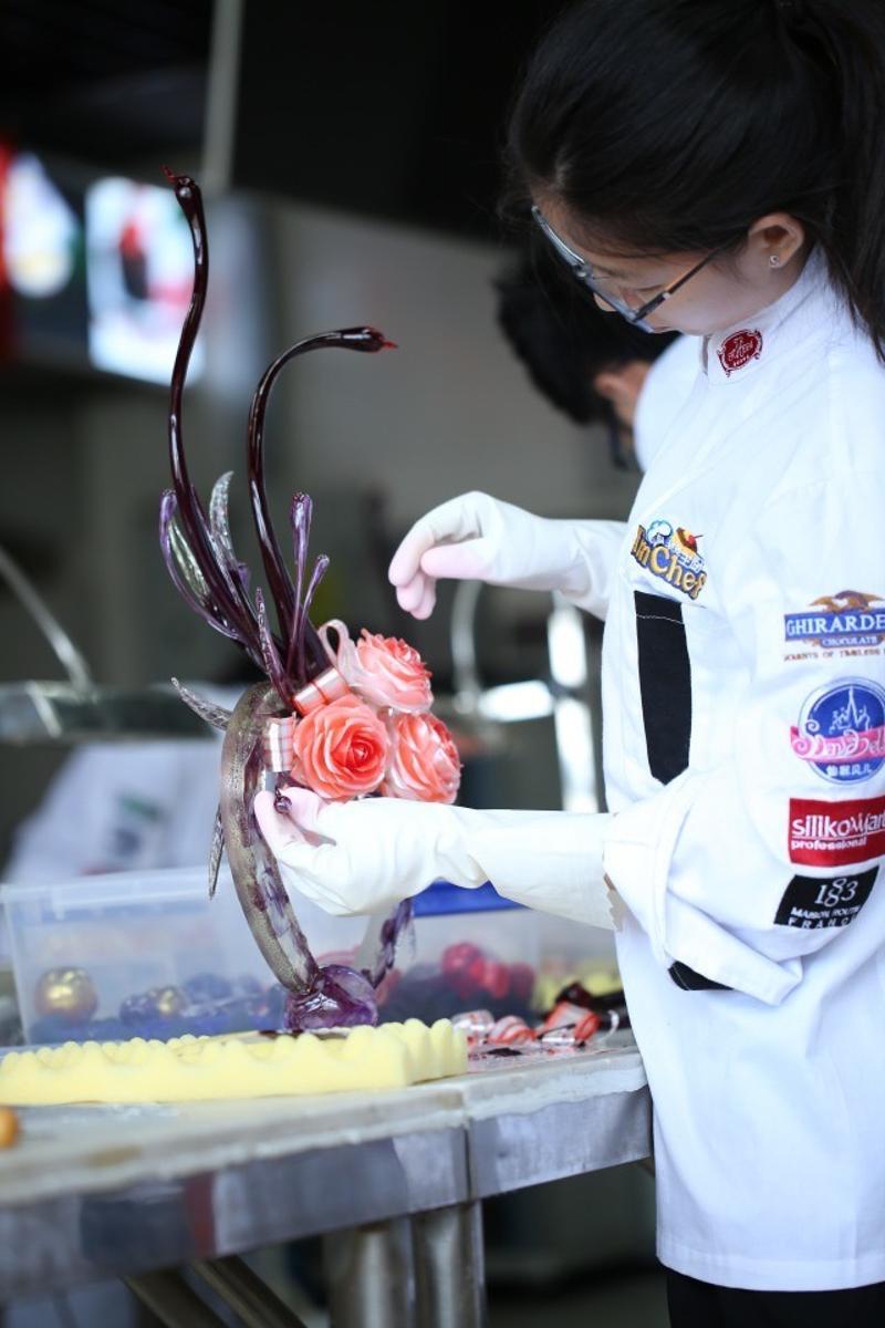 Photoshop图片合成教程_Photoshop图像合成步骤_照片ps合成软件哪个好