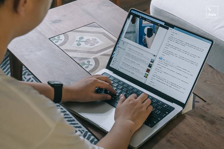 ipad哪款可以插电话卡_全新iPad Pro M4芯片_iPad Air M2处理器尺寸选择