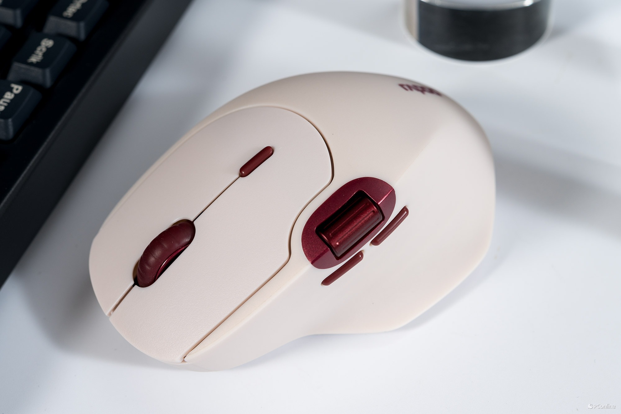 小手游戏鼠标推荐2025_雷柏MT560鼠标 人体工学设计 多设备无线连接