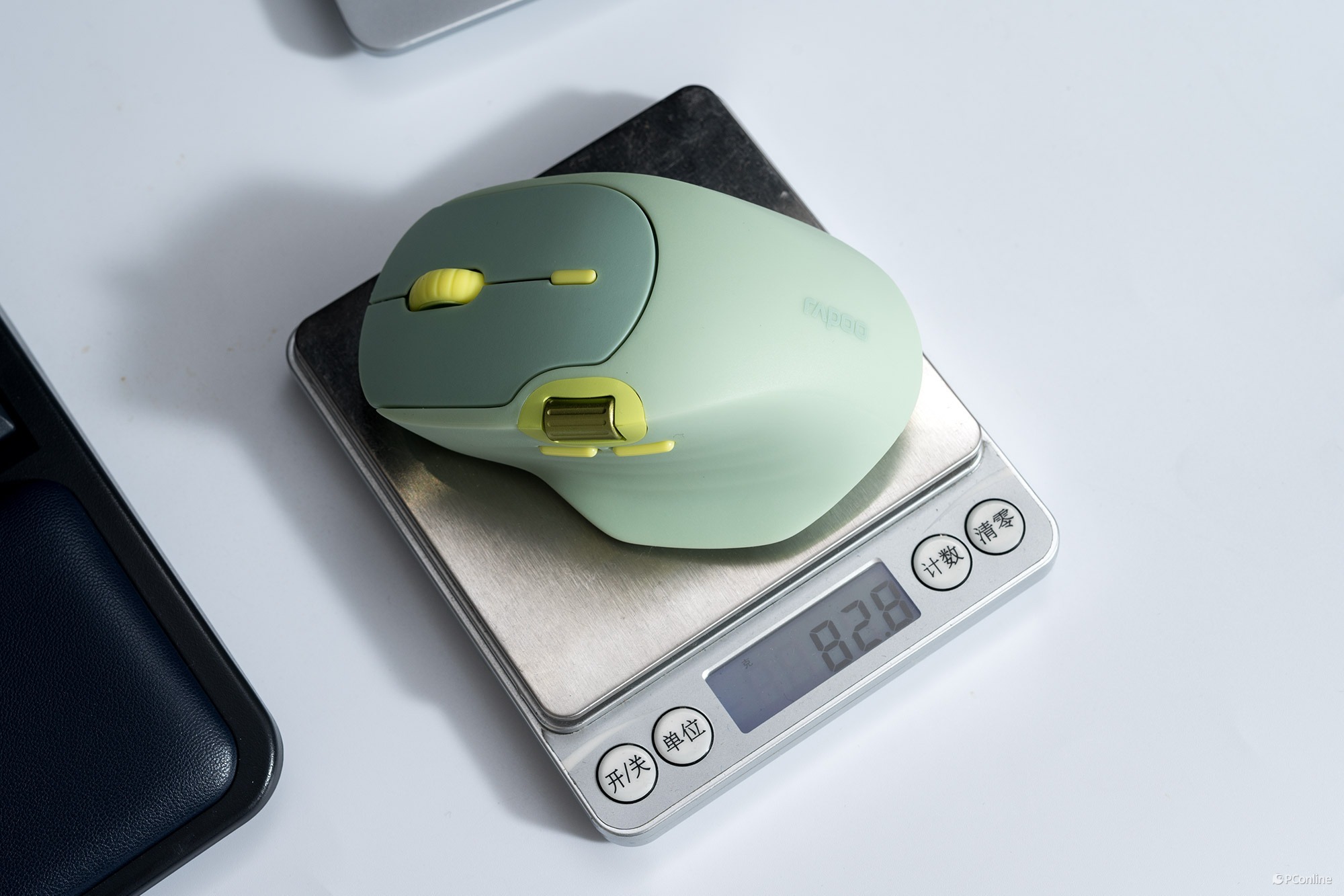 小手游戏鼠标推荐2025_雷柏MT560鼠标 人体工学设计 多设备无线连接