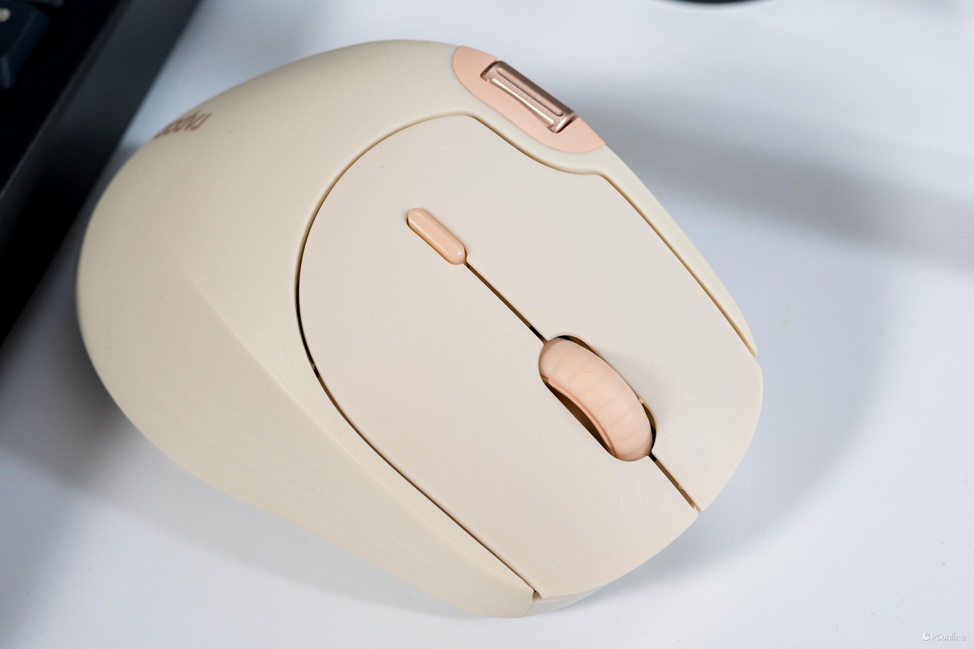 雷柏MT560鼠标 人体工学设计 多设备无线连接_小手游戏鼠标推荐2025