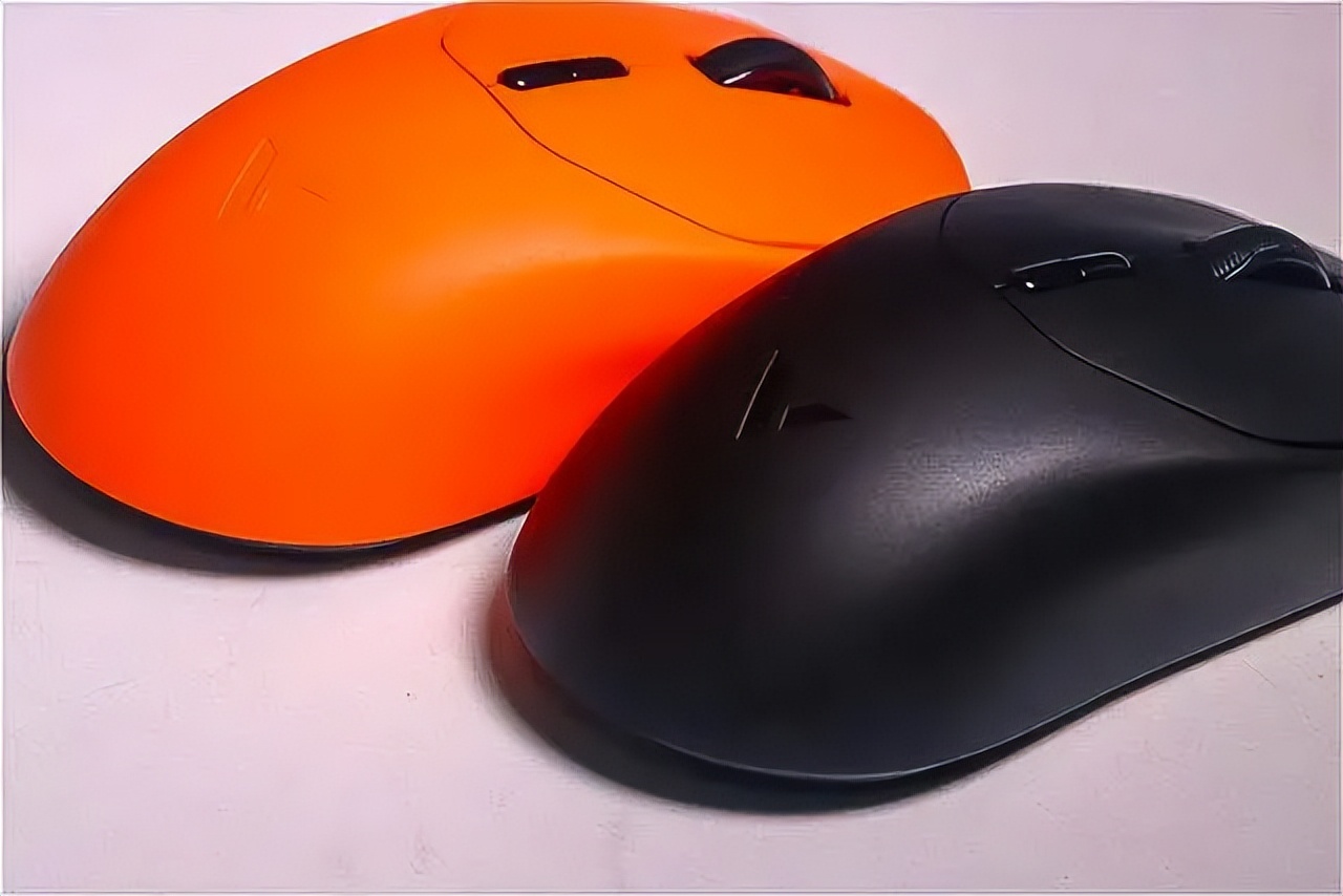 雷柏VT1 Max评测_雷柏VT1电竞鼠标体验分享_小手游戏鼠标推荐2025