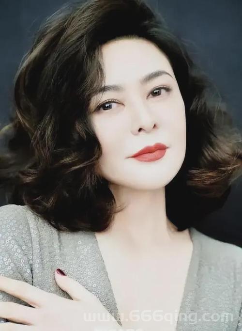 震惊！林青霞11亿豪宅凌晨大火，救火现场曝光