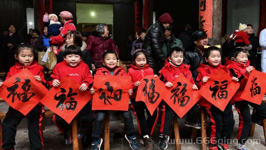 五福到手势怎么做？记住这个动作，扫福更容易！