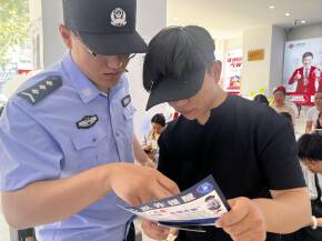 联通总经理办实事_山东联通客户日_中国连通在搞活动送手机吗