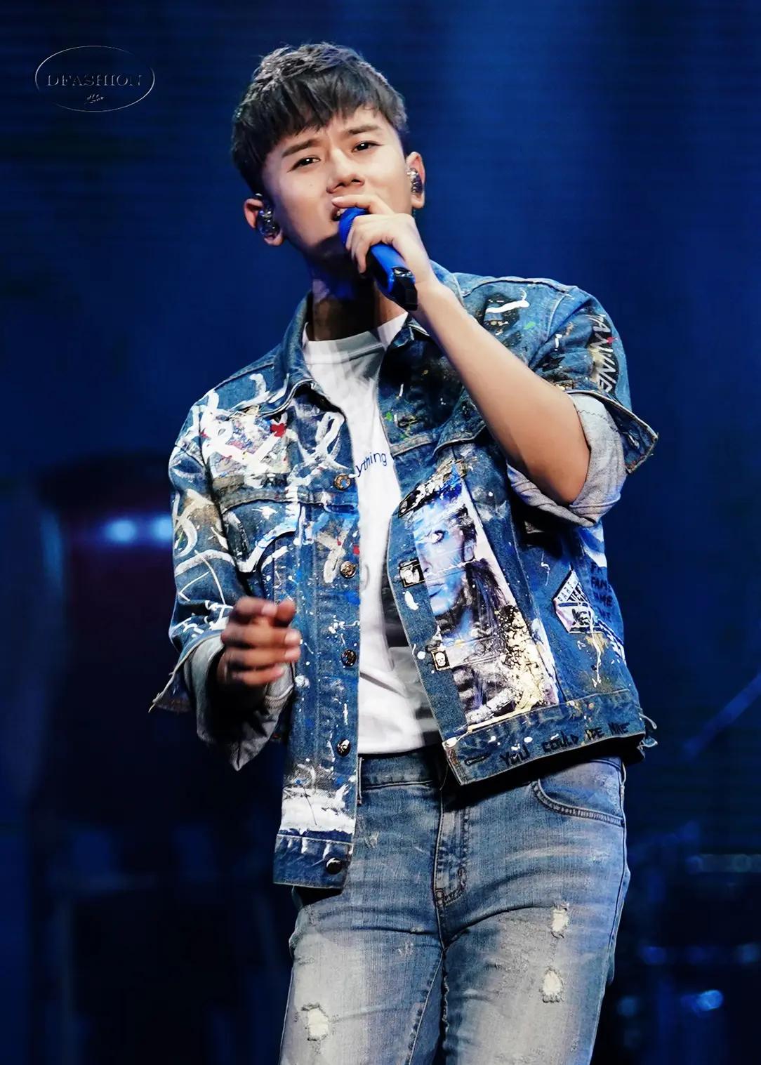 张杰杭州奥体中心体育场大莲花演唱会_张杰2025广州演唱会发布会_张杰开往1982巡回演唱会杭州站